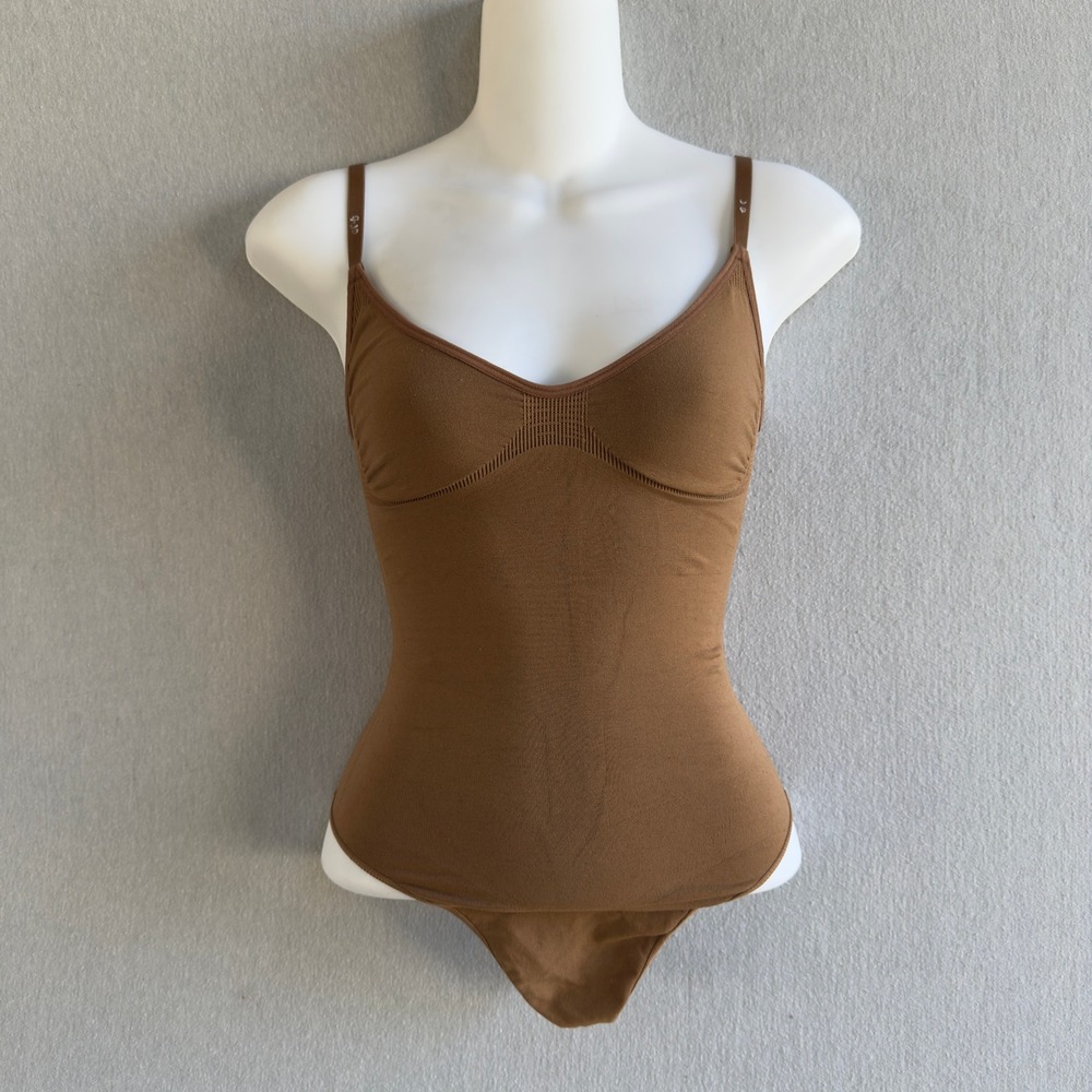 House of CB Sculpting Thong Bodysuit Medium Mocha Adjustable Straps Shapewear‎